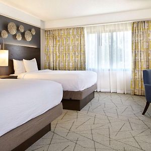 Two-Room Queen Suite Two Queen Beds